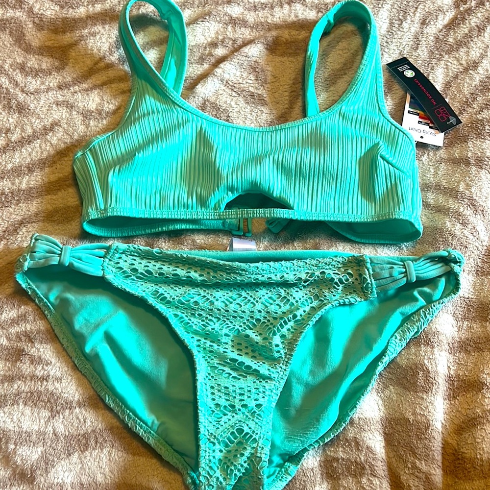 Super cute for the summer to get your tan on!!!